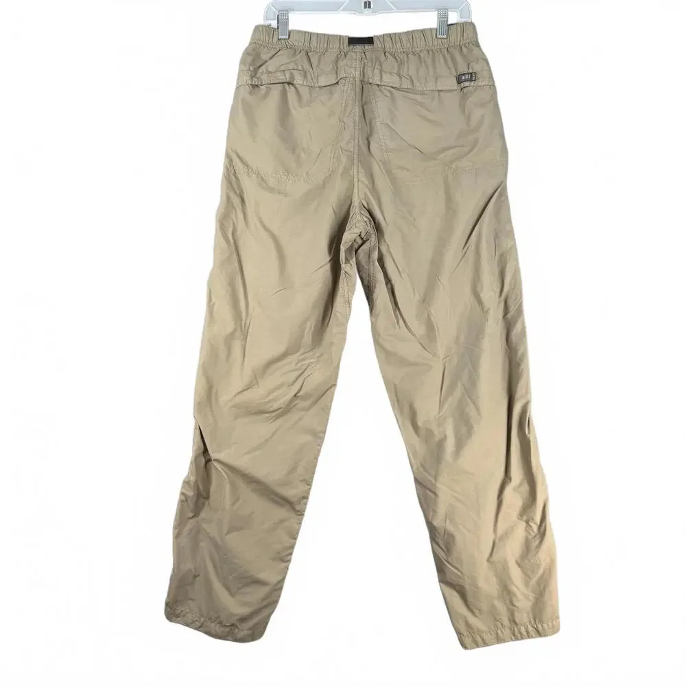 REI men casual